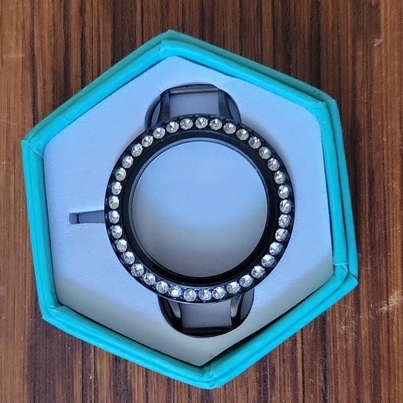 Origami Owl bracelet charm holder - Picture 4 of 4